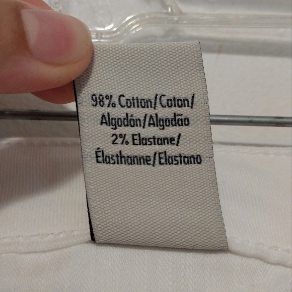 Calvin Klein - White Modern Casual Jean Shorts - Picture 14 of 15